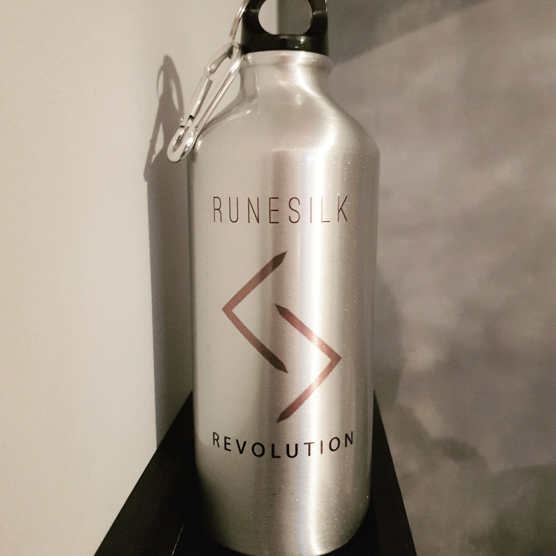 R U N E S I L K Revolution Aluminium Water Bottle 600ml